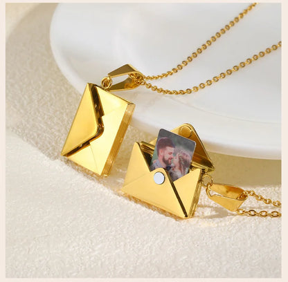 💌 Personalisierte Foto Medaillon Halskette mit Umschlag Anhänger – 📸 Halskette mit Bild im Inneren – 🎁 Romantisches Geschenk für Frauen