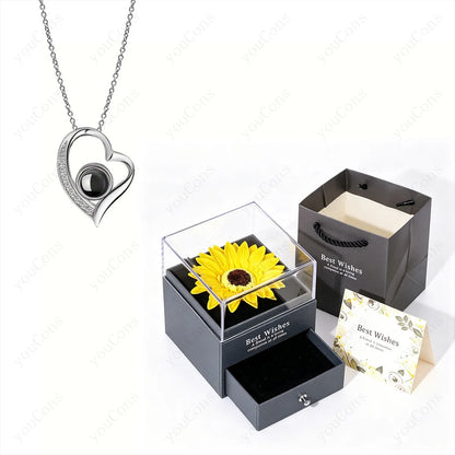 ❤️ Personalisierte Foto Projektions Halskette mit eigenem Bild – Edelstahl Anhänger mit Sonnenblumen Geschenkbox für Damen