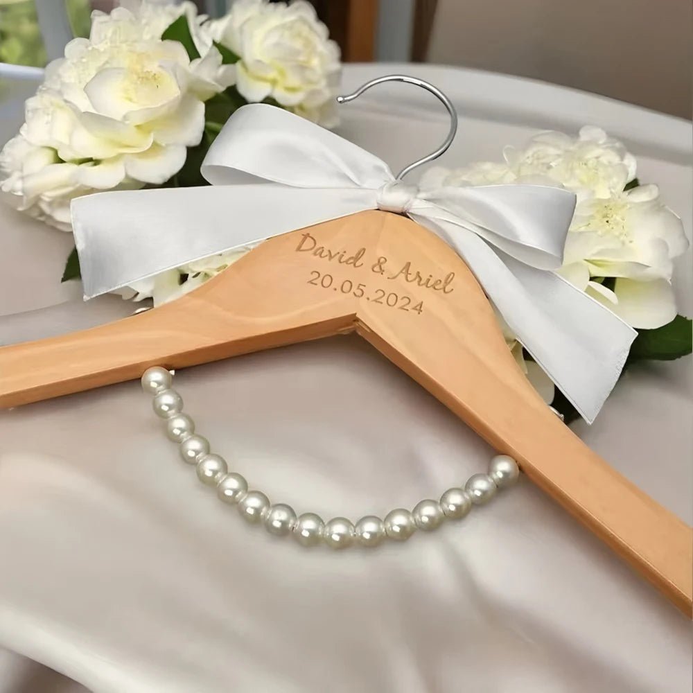 ✨ Personalisierter Hochzeitskleider-Aufhänger mit Gravur – Braut-Aufhänger mit Namen & Datum