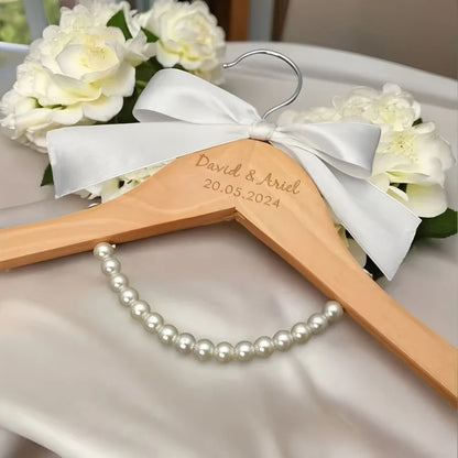 ✨ Personalisierter Hochzeitskleider-Aufhänger mit Gravur – Braut-Aufhänger mit Namen & Datum