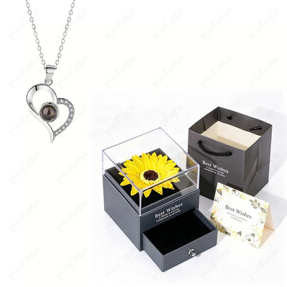 ❤️ Personalisierte Foto Projektions Halskette mit eigenem Bild – Edelstahl Anhänger mit Sonnenblumen Geschenkbox für Damen