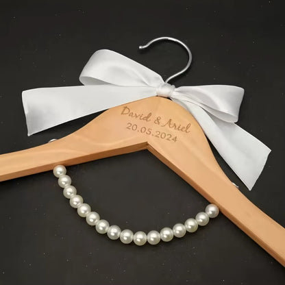 ✨ Personalisierter Hochzeitskleider-Aufhänger mit Gravur – Braut-Aufhänger mit Namen & Datum